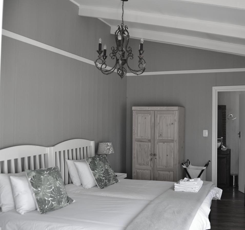 Отель Chartwell Manor Экстерьер фото